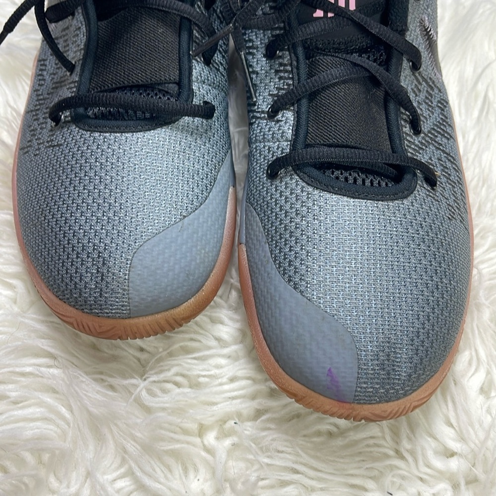 Nike Kyrie Flytrap 2 Cool Grey Sneakers - Picture 4 of 7